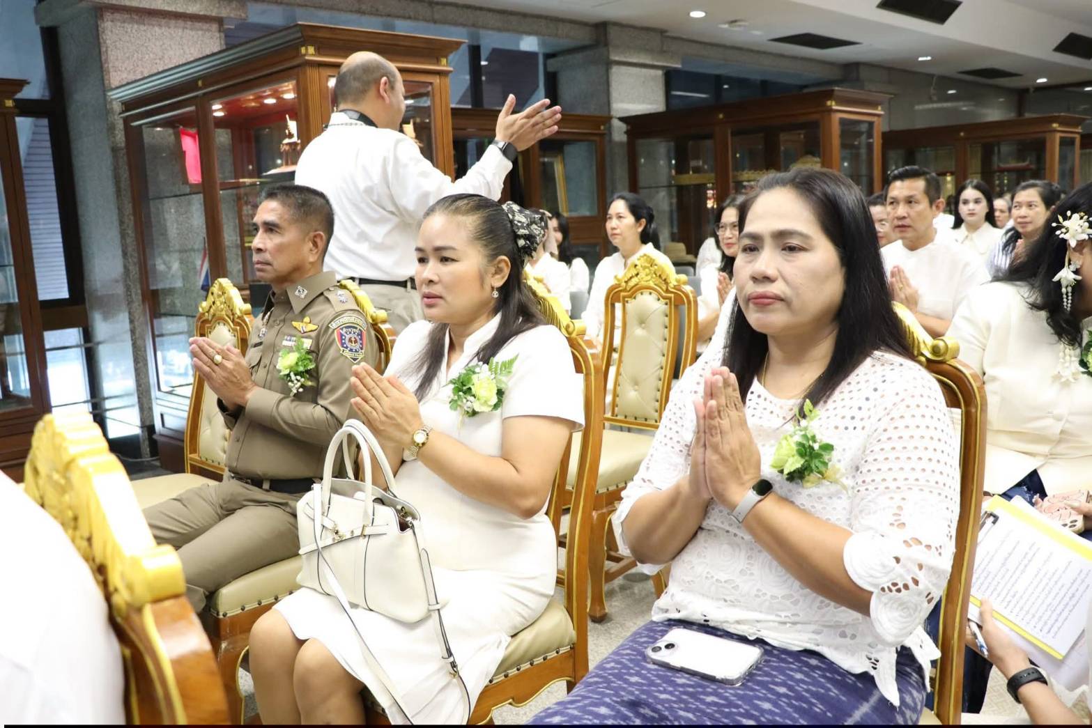 title - ศูนย์ส่งเสริมและพัฒนาอาชีพเสริมนอกภาคการเกษตร โดย สำนักงานการปฏิรูปที่ดินเพื่อเกษตรกรรม จัดโครงการพัฒนาบุคลากรเพื่อเพิ่มประสิทธิภาพการดำเนินงานด้านศิลปหัตถกรรม กิจกรรมไหว้ครูช่าง ณ ชั้น 2 อาคารพระมิ่งขวัญ ศูนย์ส่งเสริมและพัฒนาอาชีพเสริมนอกภาคการเกษตร (ศูนย์ศิลปาชีพบางไทรฯ (เดิม))